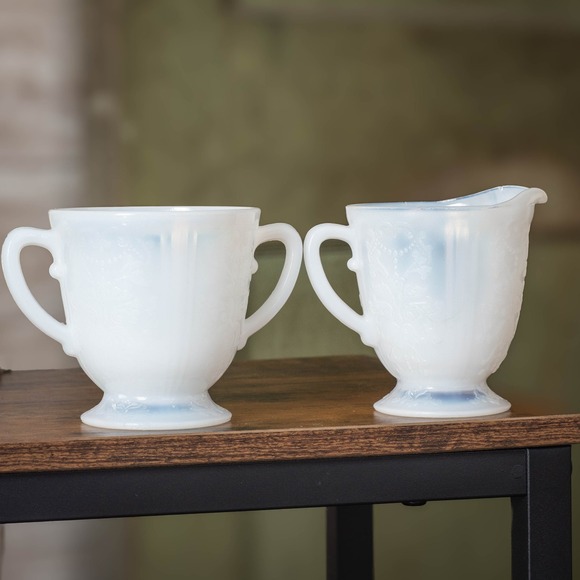 1930s Macbeth-Evans Monax Depression Glass American Sweetheart Creamer Sugar Set - Picture 5 of 5